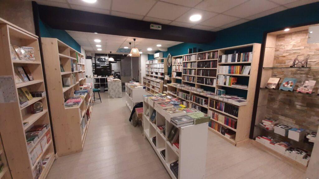 librairie au plafond nerac