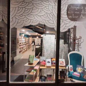 LA LIBRAIRIE AU PLAFOND LA LIBRAIRIE AU PLAFOND